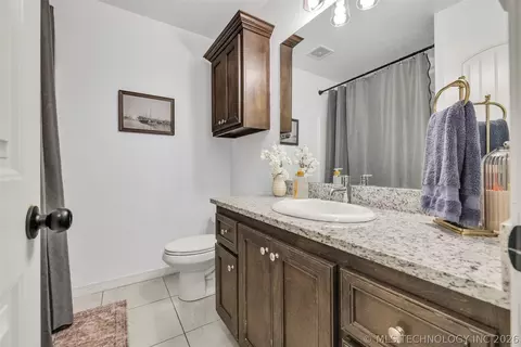 Bath - 18223 E 49th Pl S, Tulsa, OK 74134 photo 5 of 5
