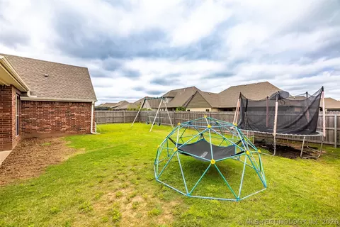 Exterior - 18223 E 49th Pl S, Tulsa, OK 74134 photo 5 of 11
