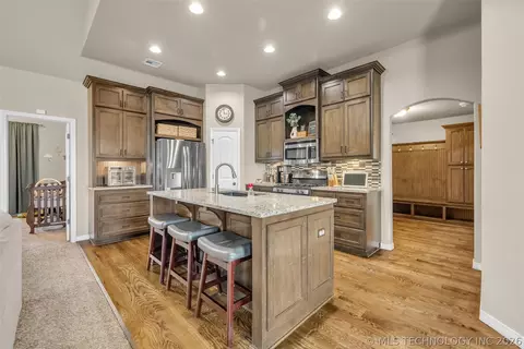 Kitchen - 18223 E 49th Pl S, Tulsa, OK 74134 photo 1 of 5