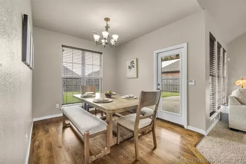 Dining - 18223 E 49th Pl S, Tulsa, OK 74134 photo 2 of 4