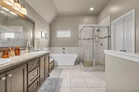 Bath - 18223 E 49th Pl S, Tulsa, OK 74134 photo 1 of 5