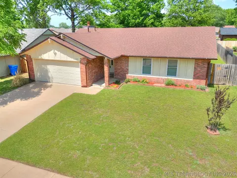 1308 W Birmingham St, Broken Arrow, OK 74011