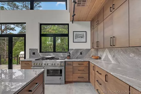 Kitchen - 139 091 Rd, Eucha, OK 74342 photo 6 of 9