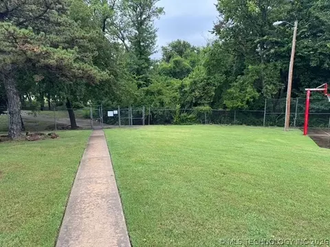 8900 E 64th St, Tulsa, OK 74133 photo 3