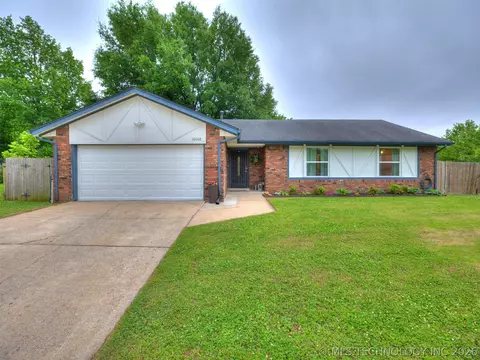 10008 E 33rd Pl, Tulsa, OK 74146