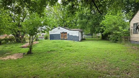 2915 E Ute St, Tulsa, OK 74110 photo 5