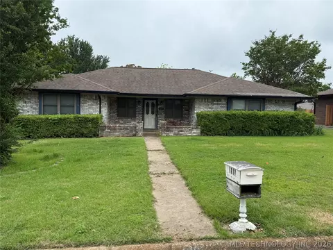 1919 Parkway Cir, Durant, OK 74701