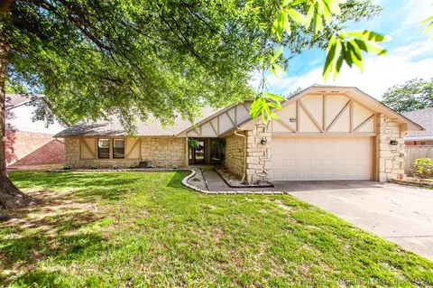 5912 E 80th St, Tulsa, OK 74136