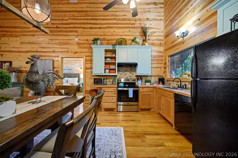 Kitchen - 83 Bent Pine Trl, Broken Bow, OK 74728 photo 5 of 5