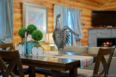 Dining - 83 Bent Pine Trl, Broken Bow, OK 74728 photo 4 of 5