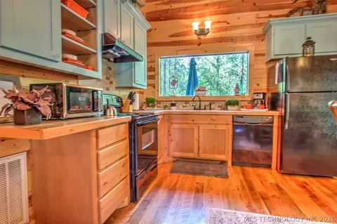 Kitchen - 83 Bent Pine Trl, Broken Bow, OK 74728 photo 1 of 5