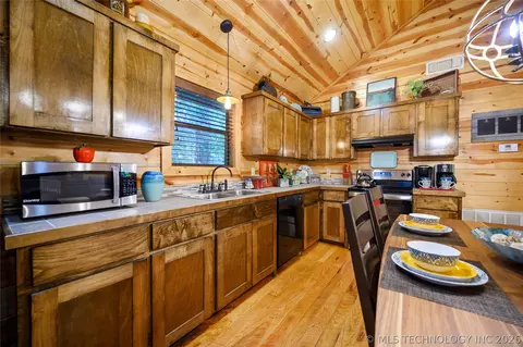 Kitchen - 81 Bent Pine Trl, Broken Bow, OK 74728 photo 4 of 4