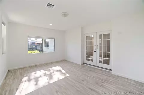 Living - 11863 E 62nd St, Broken Arrow, OK 74012 photo 4 of 4