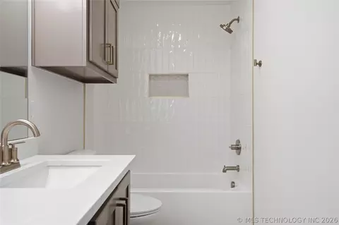 Bath - 13645 S 20th Pl E, Bixby, OK 74008 photo 7 of 7