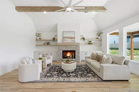 Living - 13645 S 20th Pl E, Bixby, OK 74008 photo 1 of 6