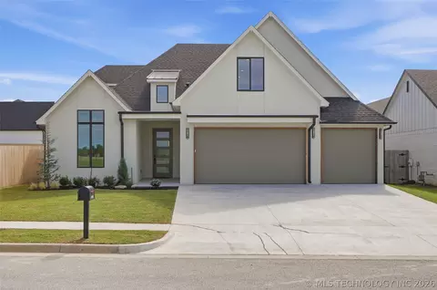 Exterior - 13645 S 20th Pl E, Bixby, OK 74008 photo 3 of 5