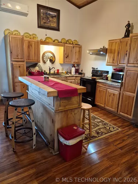 Kitchen - 105897 S 4170, Checotah, OK 74426 photo 1 of 3