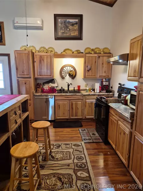Kitchen - 105897 S 4170, Checotah, OK 74426 photo 3 of 3