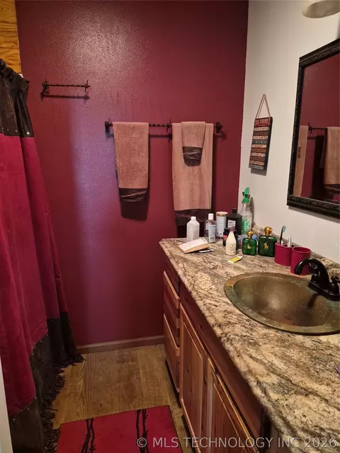 Bath - 105897 S 4170, Checotah, OK 74426 photo 2 of 5