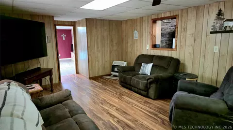 Living - 417566 E 1140 Rd, Checotah, OK 74426 photo 1 of 1
