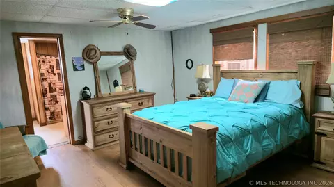 Bedroom - 417566 E 1140 Rd, Checotah, OK 74426 photo 6 of 14