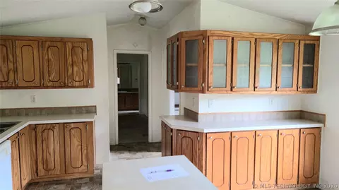 Entry Way - 417566 E 1140 Rd, Checotah, OK 74426 photo 1 of 1