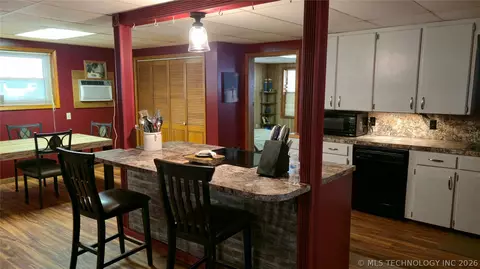 Kitchen - 417566 E 1140 Rd, Checotah, OK 74426 photo 5 of 8
