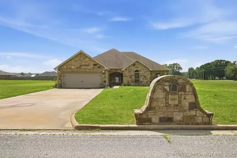 2004 E Trailwood St, Stigler, OK 74462