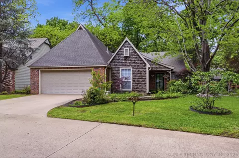 5516 S Delaware Ct, Tulsa, OK 74105