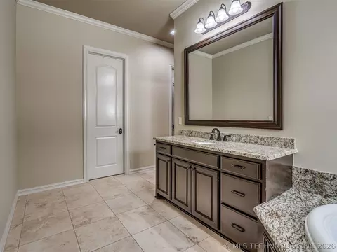 Bath - 5902 E 110th Pl, Tulsa, OK 74137 photo 5 of 16