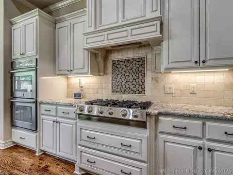 Kitchen - 5902 E 110th Pl, Tulsa, OK 74137 photo 7 of 7