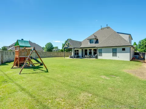 Exterior - 5902 E 110th Pl, Tulsa, OK 74137 photo 3 of 10