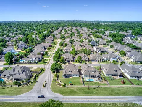 View/Area - 5902 E 110th Pl, Tulsa, OK 74137 photo 5 of 7