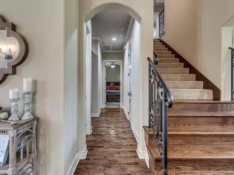Entry Way - 5902 E 110th Pl, Tulsa, OK 74137 photo 5 of 9
