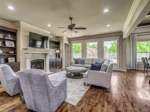 Living - 5902 E 110th Pl, Tulsa, OK 74137 photo 1 of 7