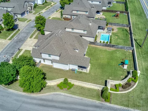 View/Area - 5902 E 110th Pl, Tulsa, OK 74137 photo 2 of 6
