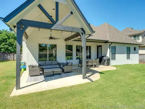 Exterior - 5902 E 110th Pl, Tulsa, OK 74137 photo 4 of 10