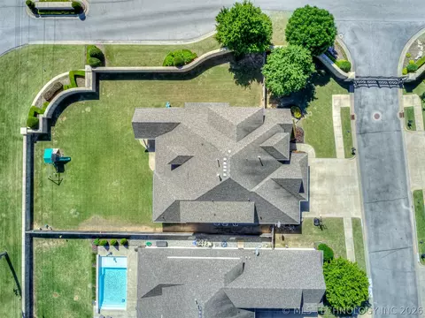 View/Area - 5902 E 110th Pl, Tulsa, OK 74137 photo 2 of 7