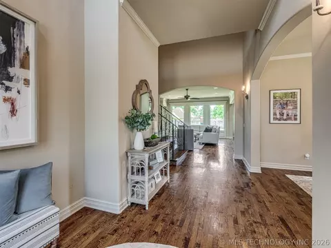 Entry Way - 5902 E 110th Pl, Tulsa, OK 74137 photo 3 of 9