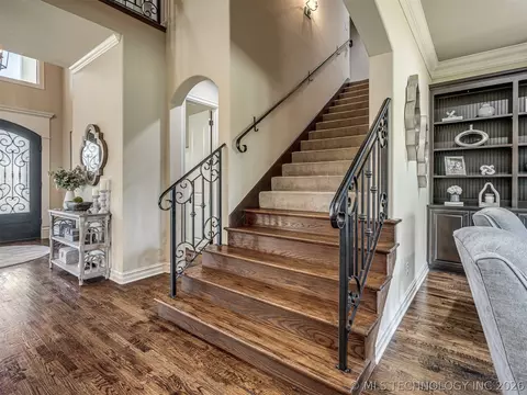 Entry Way - 5902 E 110th Pl, Tulsa, OK 74137 photo 6 of 9
