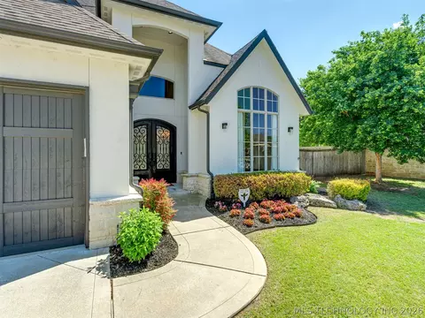 Exterior - 5902 E 110th Pl, Tulsa, OK 74137 photo 7 of 10