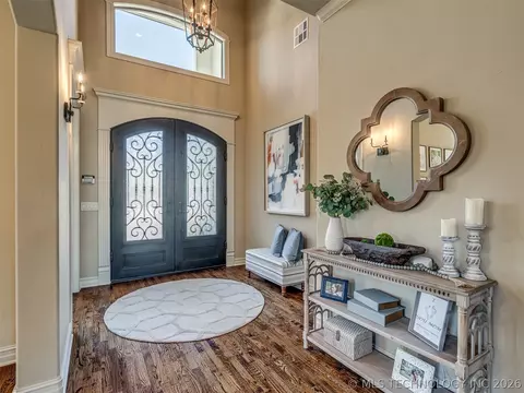 Entry Way - 5902 E 110th Pl, Tulsa, OK 74137 photo 2 of 9