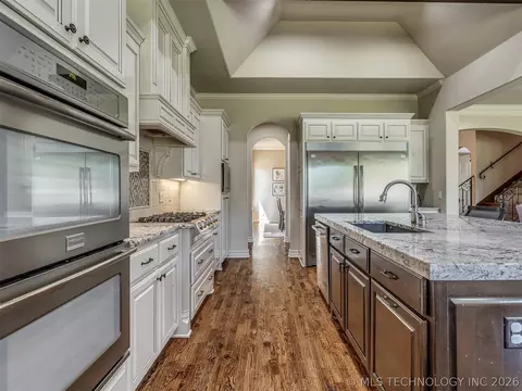 Kitchen - 5902 E 110th Pl, Tulsa, OK 74137 photo 3 of 7