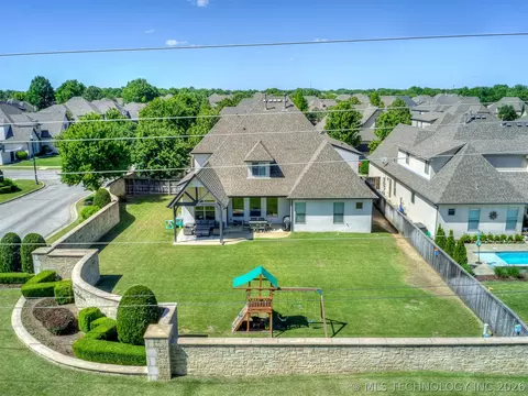 View/Area - 5902 E 110th Pl, Tulsa, OK 74137 photo 4 of 7