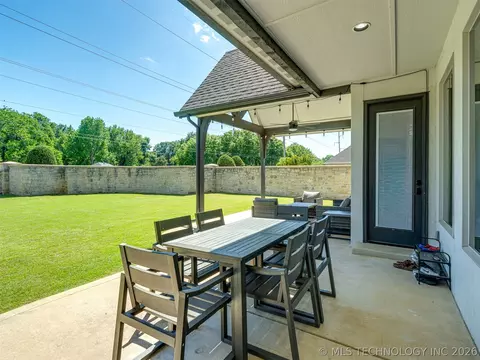 Exterior - 5902 E 110th Pl, Tulsa, OK 74137 photo 6 of 10