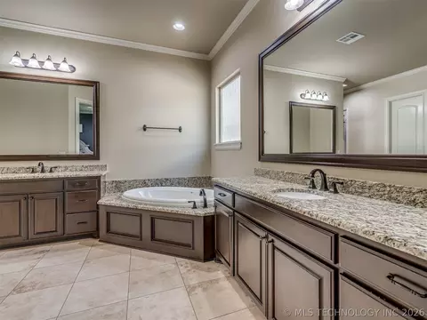 Bath - 5902 E 110th Pl, Tulsa, OK 74137 photo 4 of 16