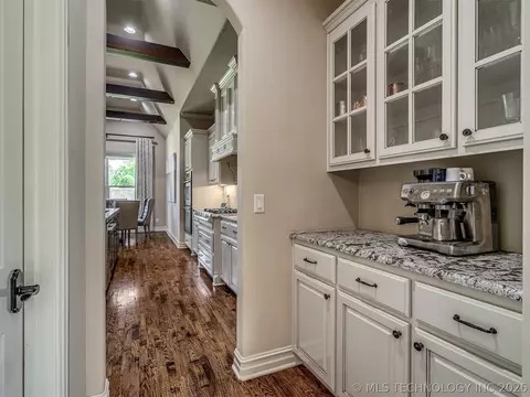 Entry Way - 5902 E 110th Pl, Tulsa, OK 74137 photo 4 of 9