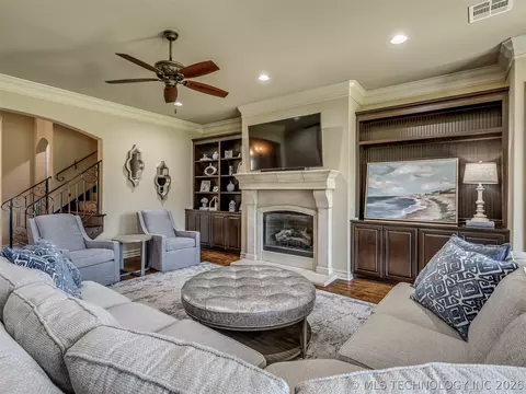 Living - 5902 E 110th Pl, Tulsa, OK 74137 photo 3 of 7