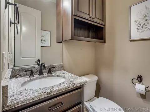 Bath - 5902 E 110th Pl, Tulsa, OK 74137 photo 8 of 16