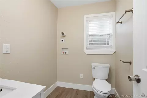 Bath - 2715 Haskell St, Tulsa, OK 74110 photo 2 of 3